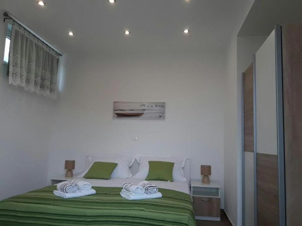 Regina Del Mare Apartment Slatine Bagian luar foto