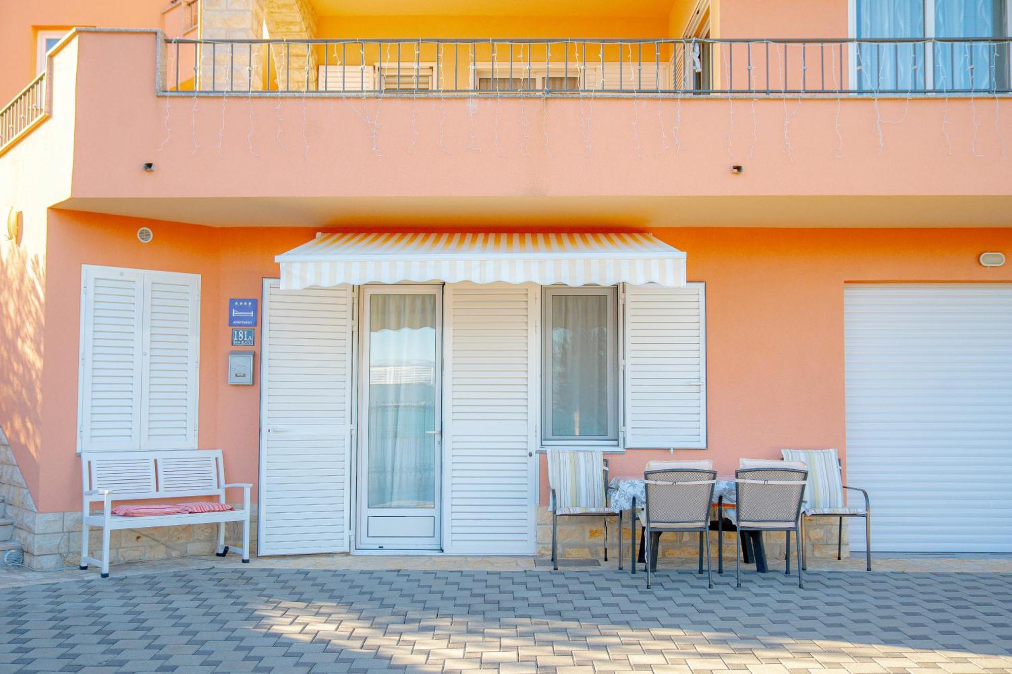 Regina Del Mare Apartment Slatine Bagian luar foto
