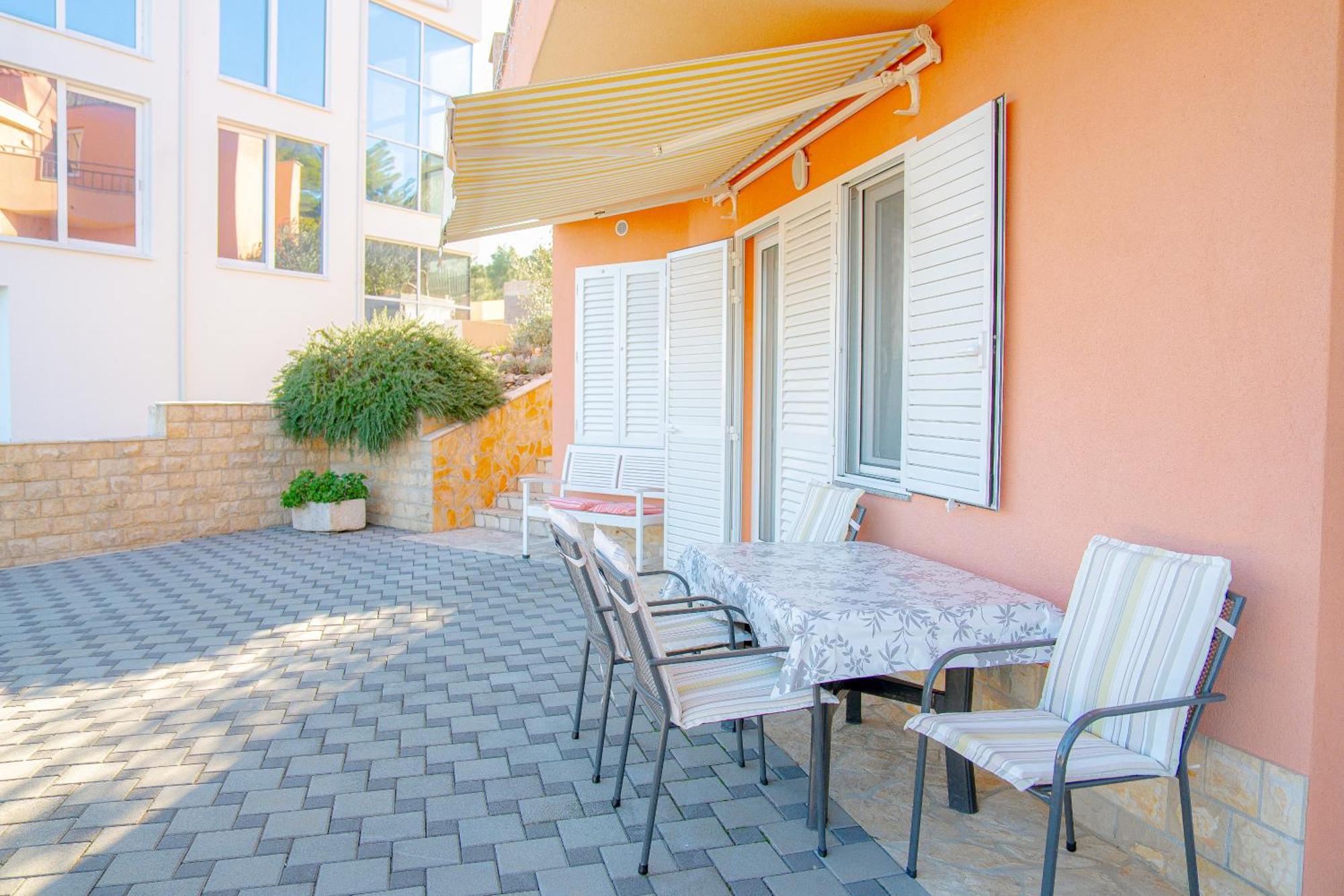 Regina Del Mare Apartment Slatine Bagian luar foto