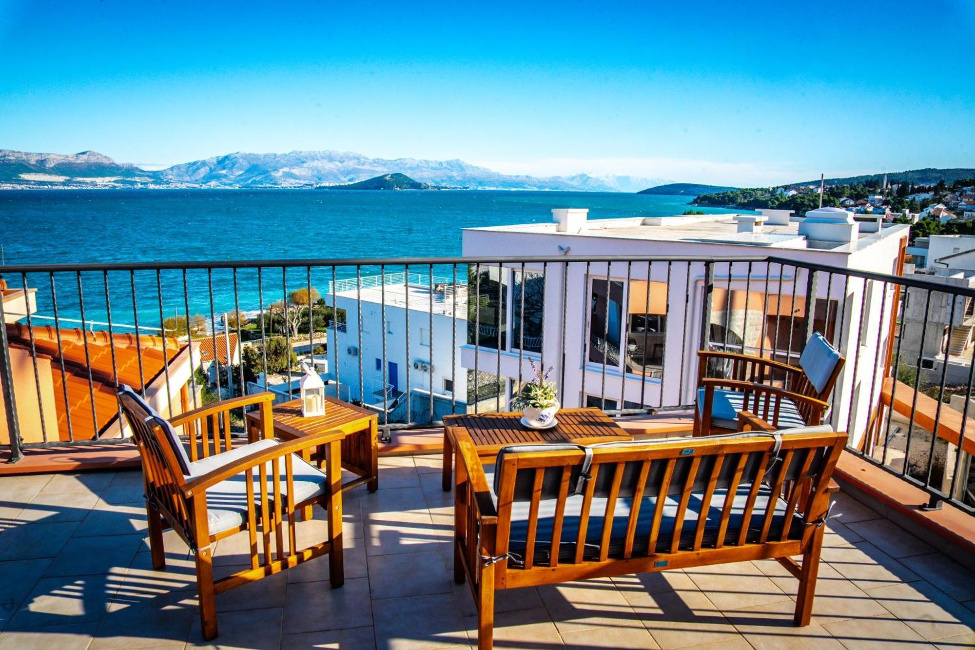 Regina Del Mare Apartment Slatine Bagian luar foto