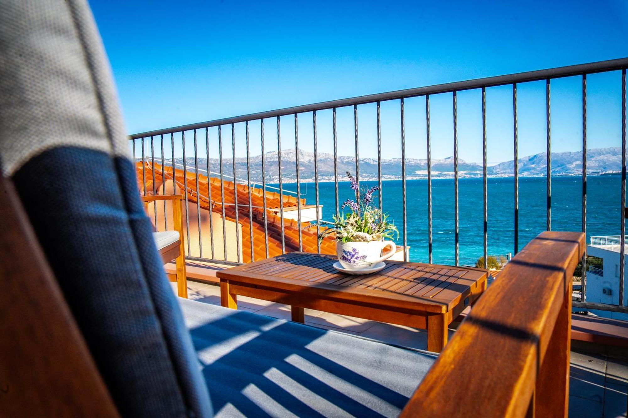 Regina Del Mare Apartment Slatine Bagian luar foto