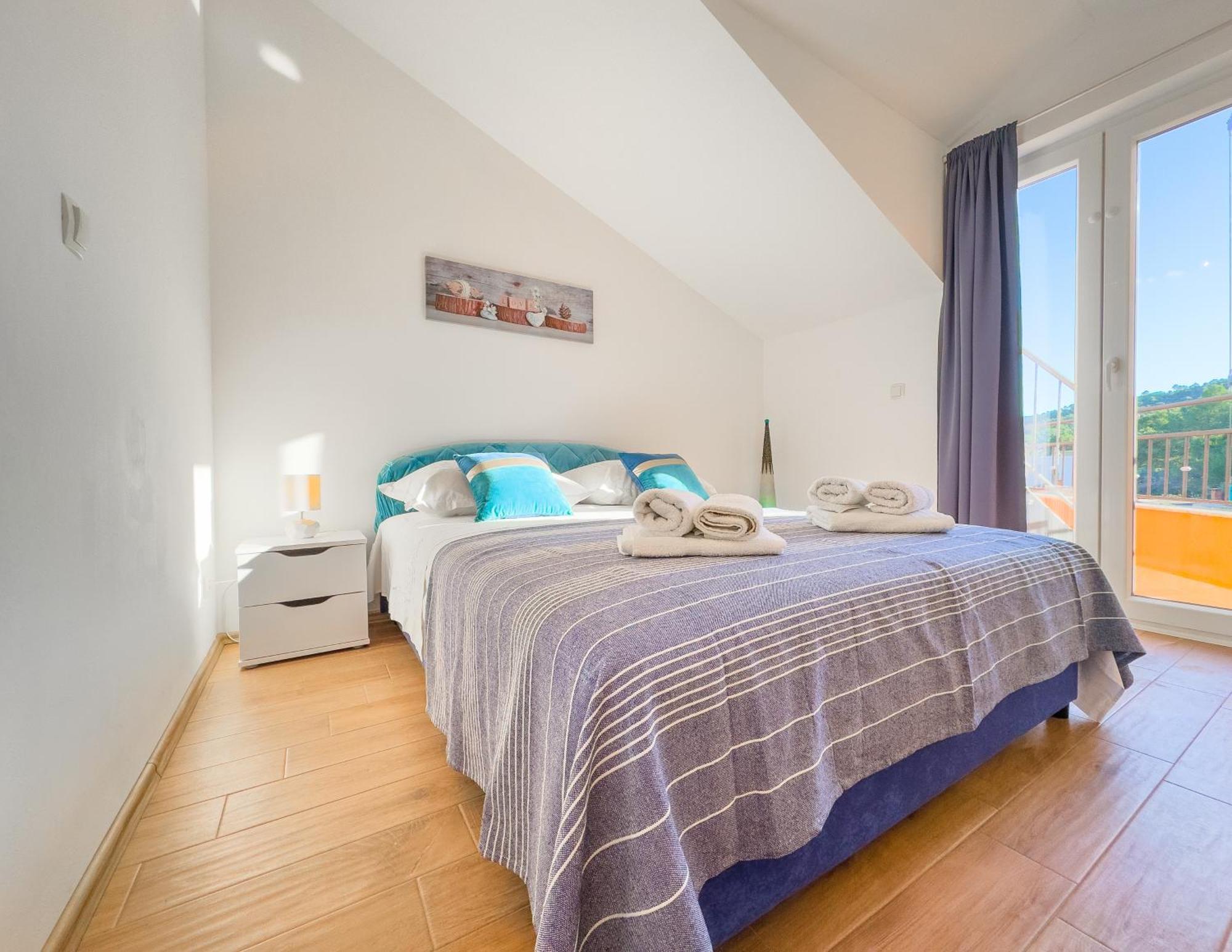 Regina Del Mare Apartment Slatine Bagian luar foto