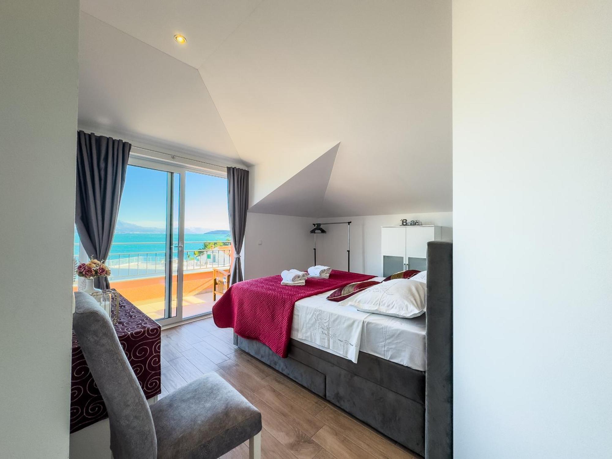 Regina Del Mare Apartment Slatine Bagian luar foto