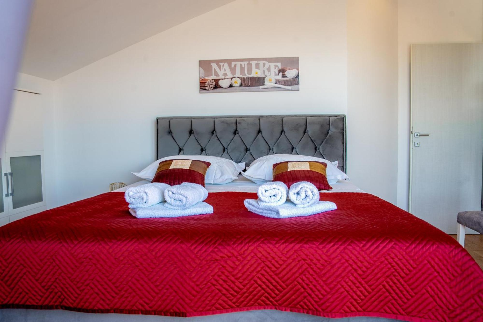 Regina Del Mare Apartment Slatine Bagian luar foto