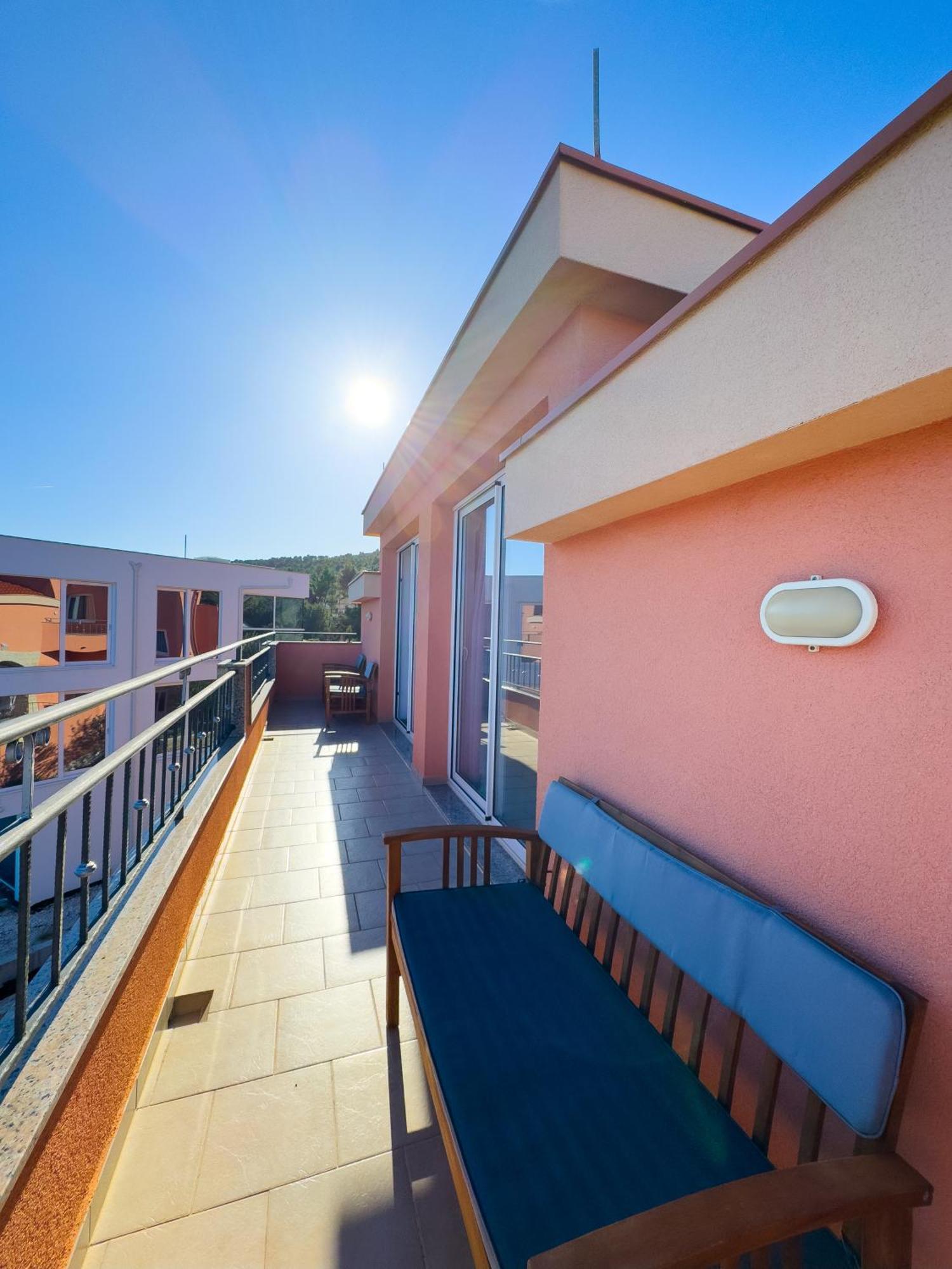 Regina Del Mare Apartment Slatine Bagian luar foto