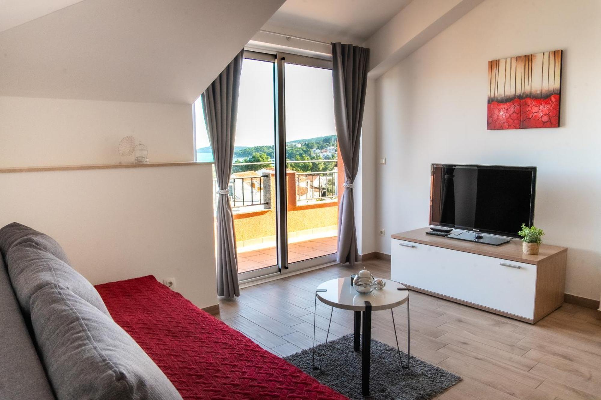 Regina Del Mare Apartment Slatine Bagian luar foto