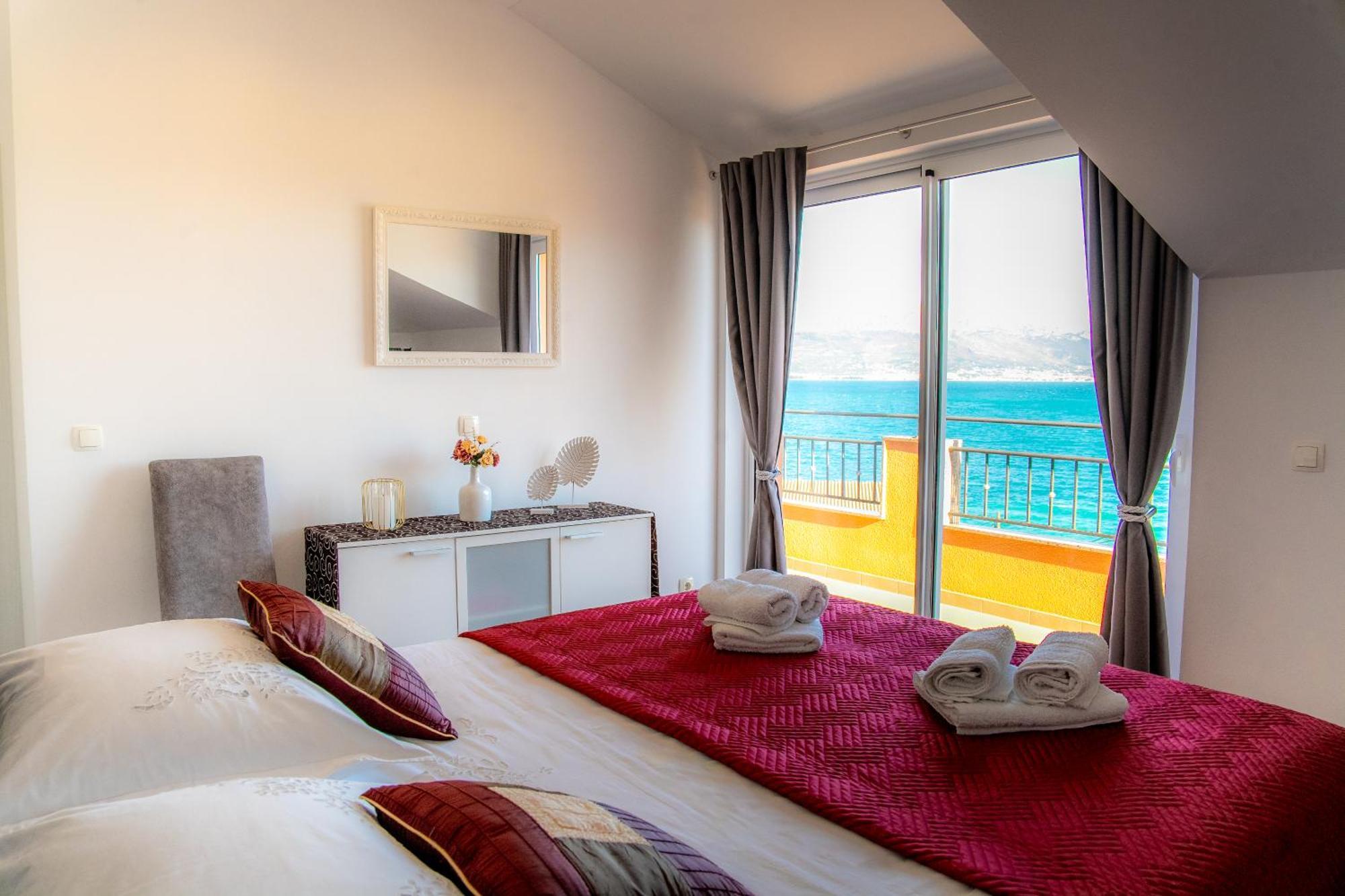 Regina Del Mare Apartment Slatine Bagian luar foto