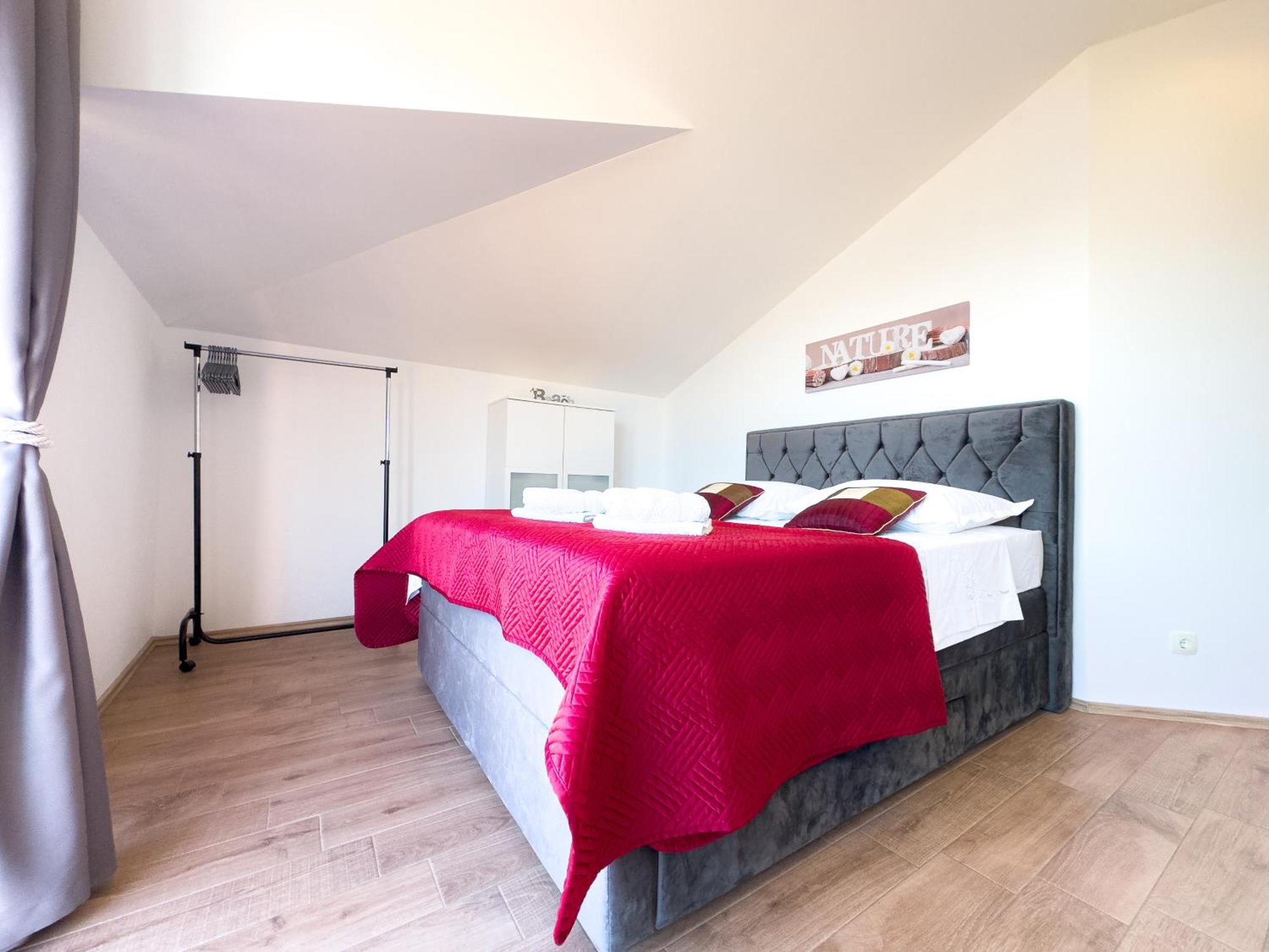 Regina Del Mare Apartment Slatine Bagian luar foto