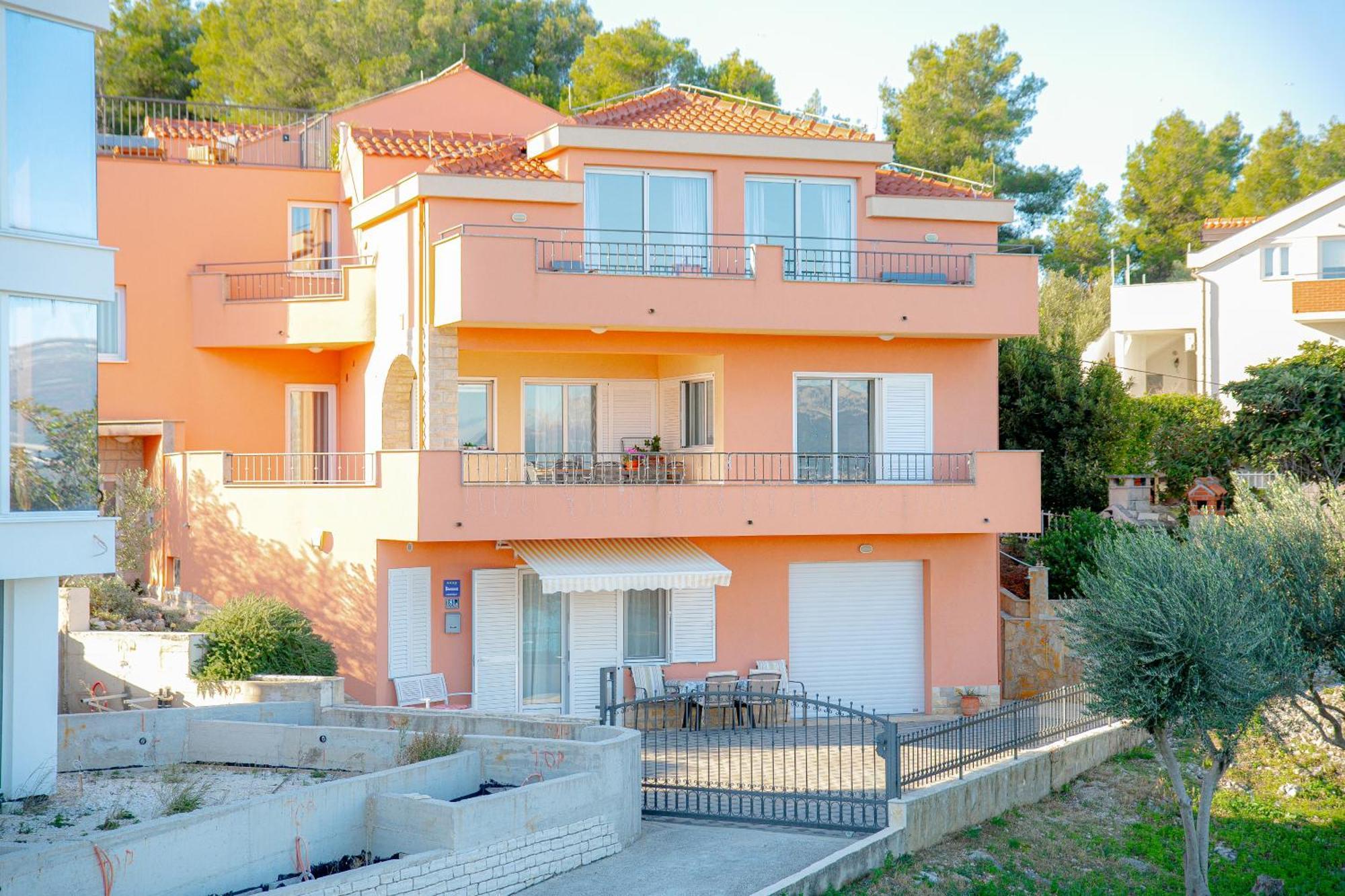 Regina Del Mare Apartment Slatine Bagian luar foto