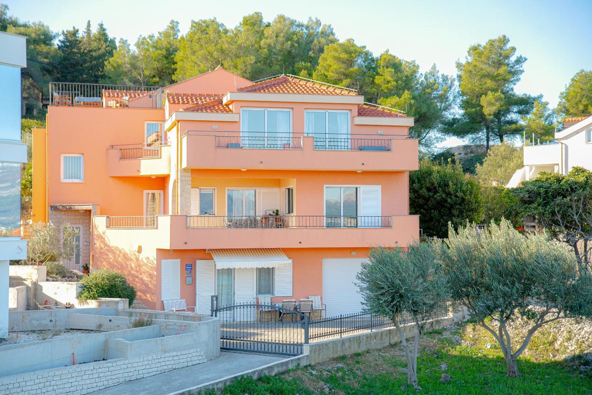 Regina Del Mare Apartment Slatine Bagian luar foto