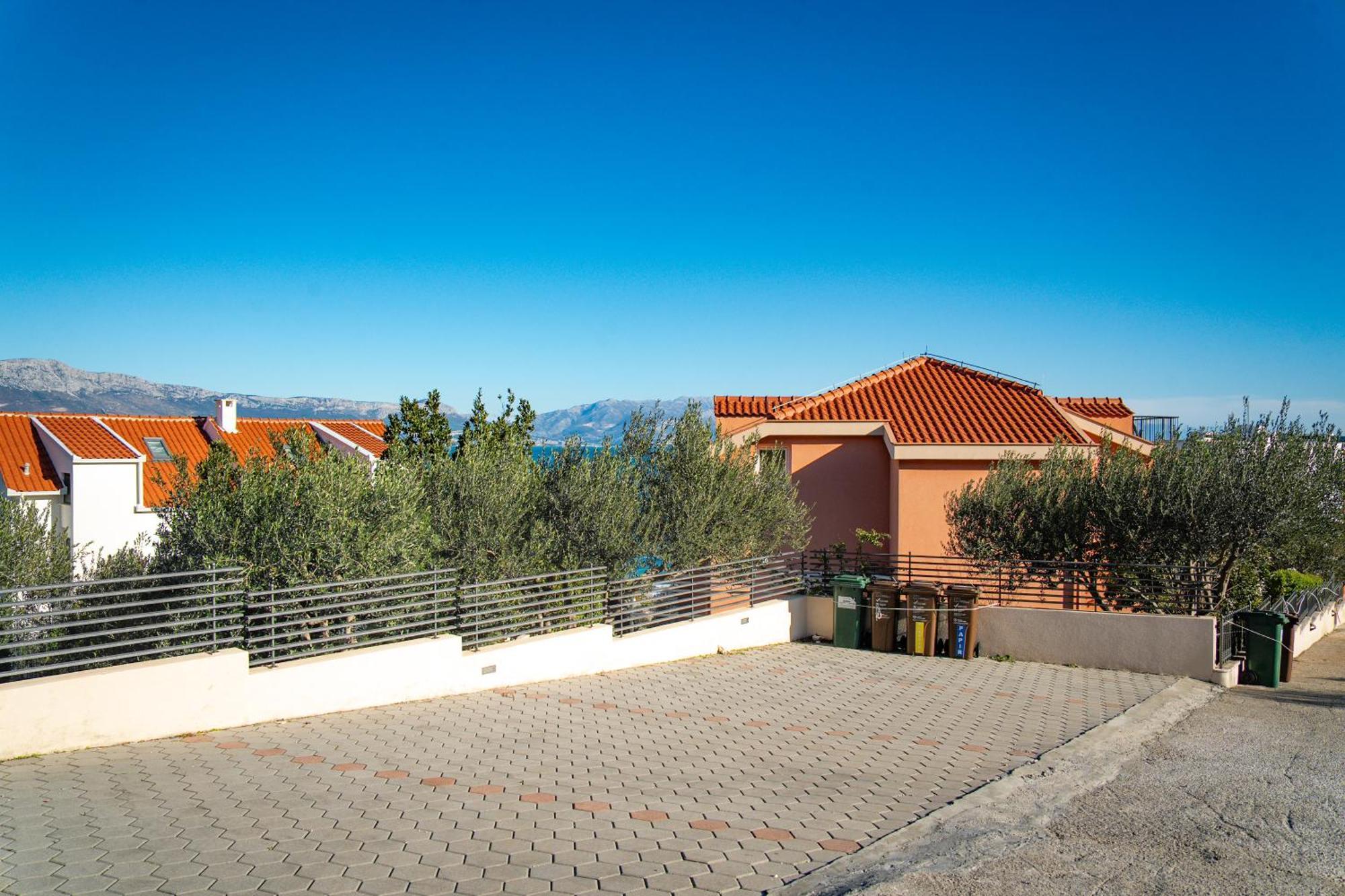Regina Del Mare Apartment Slatine Bagian luar foto